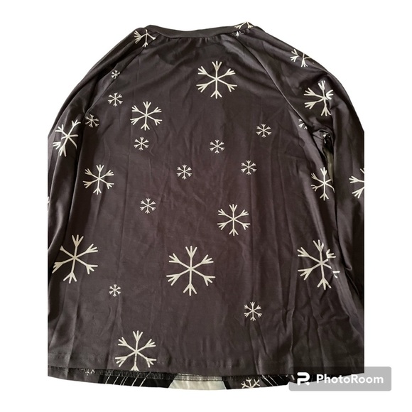 🐾 NWT Christmas long sleeve shirt size XL featuring Jack Skellington Santa hat - Picture 6 of 6